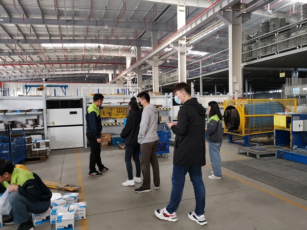 橡膠接頭客戶(hù)到南通工廠參訪 橡膠接頭客戶(hù)到南通工廠參訪