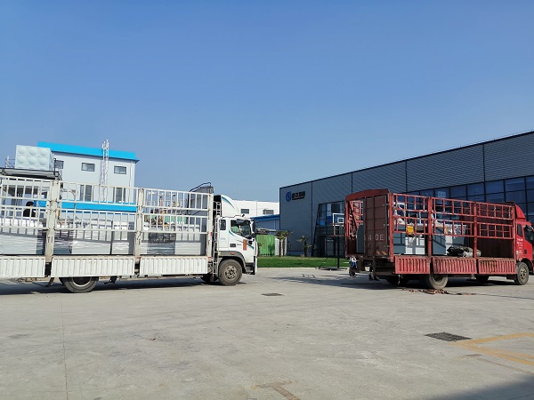 自動成型機陸續(xù)進(jìn)廠“進(jìn)一步提高橡膠接頭質(zhì)量標(biāo)準(zhǔn)” 自動成型機陸續(xù)進(jìn)廠“進(jìn)一步提高橡膠接頭質(zhì)量標(biāo)準(zhǔn)”